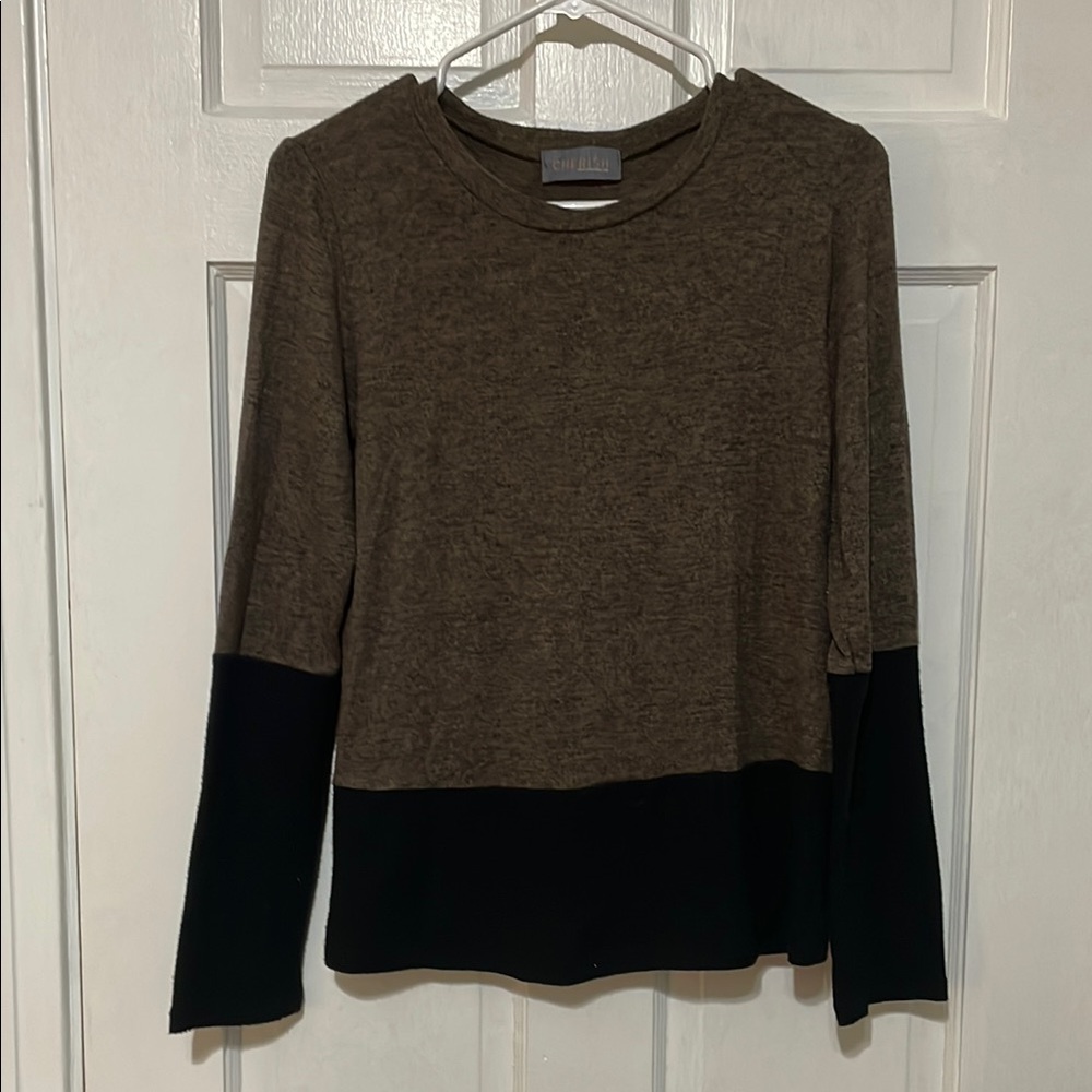 Neutral color block lightweight sweater